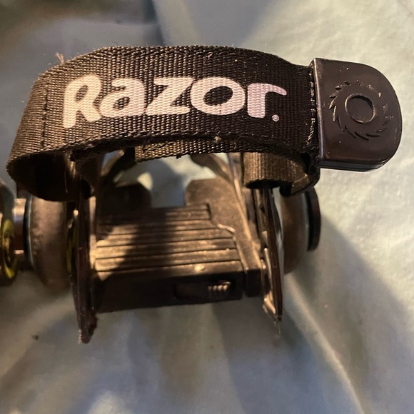 Youth Razor Heelies - Picture 2 of 4